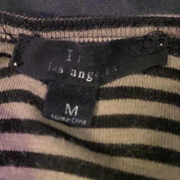 Striped crop top long sleeve w heart cut out back - Picture 3 of 3